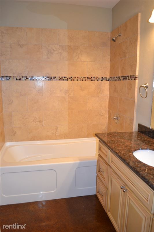 Building Photo - 12334 Village Maison Dr