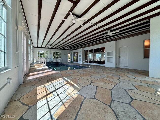 Building Photo - 2938 SW 40th St
