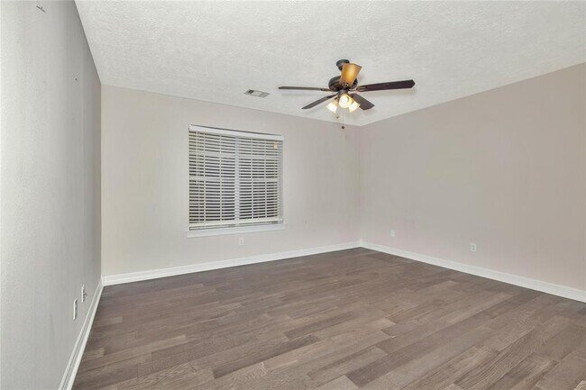 Building Photo - 11771 Quail Creek Dr