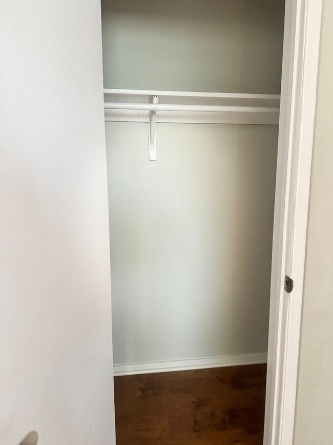 Building Photo - 1 BDRM, 1 BA WITH PARKING (PICTURES COMING...
