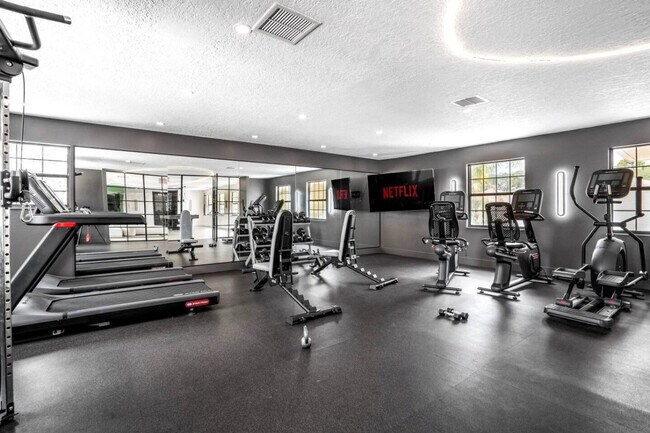 Building Photo - 13930 Heritage Club Dr