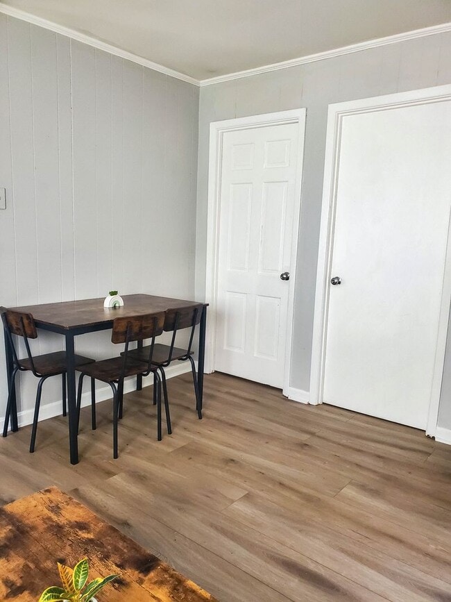 Building Photo - C - Williams Place