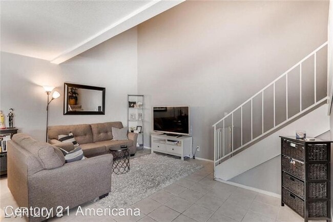 Building Photo - 1 br, 1.5 bath House - 1899 Avacado Court