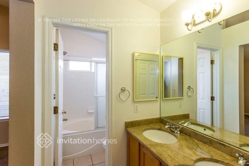 Building Photo - 8738 Snowbird Way