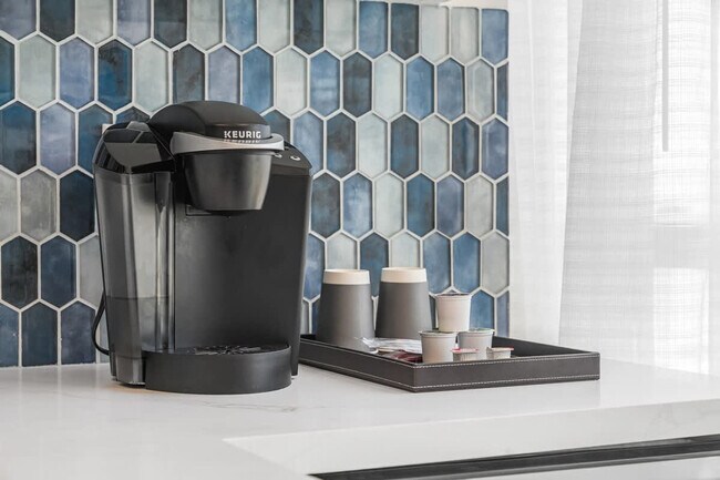 Building Photo - 4401 Collins Ave