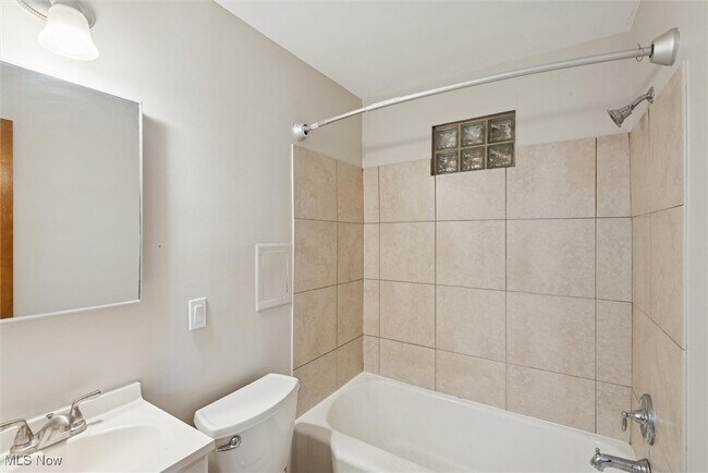 Building Photo - 5732 E 141st St