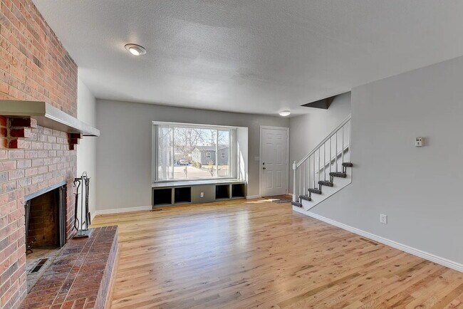 Building Photo - "Charming Duplex Retreat on Inca Street – Spacious 3-Bedroom Haven with 2.5 Baths in Englewood!"
