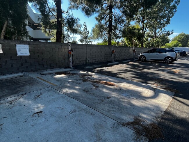 Building Photo - Newly Remodeled 1 bedroom in Laguna Hills!