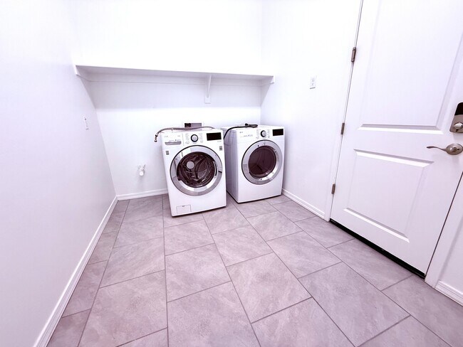 Building Photo - 22780 E Orion Way