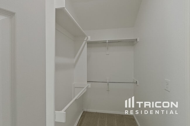 Building Photo - 1470 Waldrop Dr