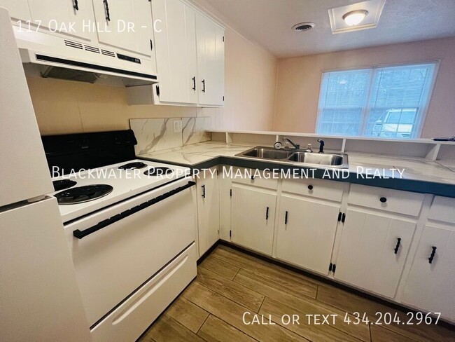 Building Photo - One Bedroom off Leesville Road!