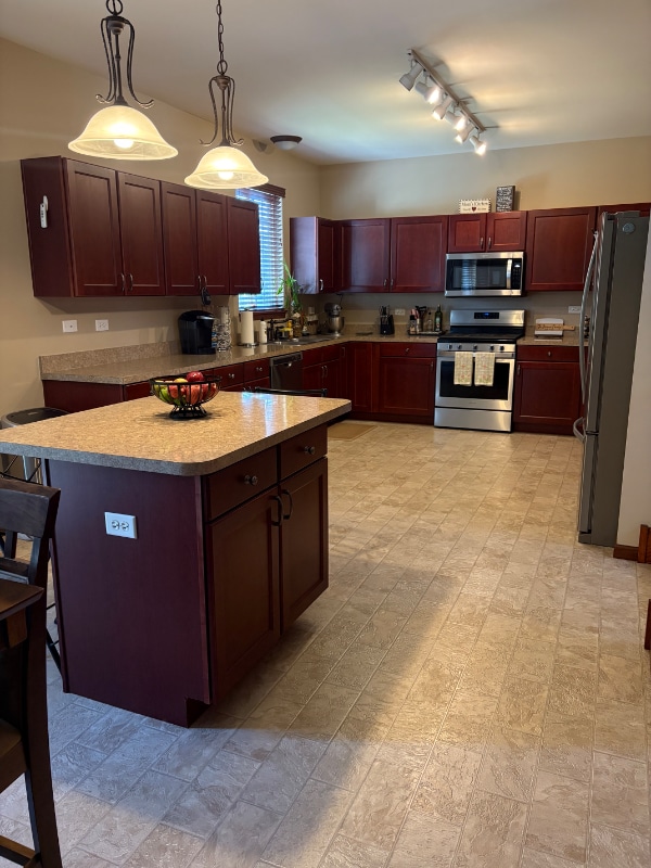 Building Photo - 1608 Wyndham Ct