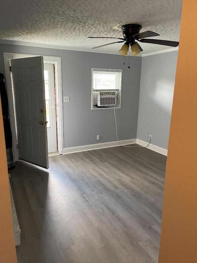 Living Room - 122 Chunn Ln