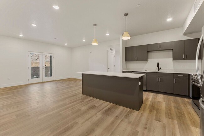 Primary Photo - Brand New Modern Apartments at Ascesa