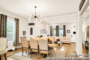 Building Photo - 1038 W Mistletoe Ave
