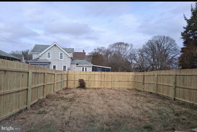 Building Photo - 242 Grant St