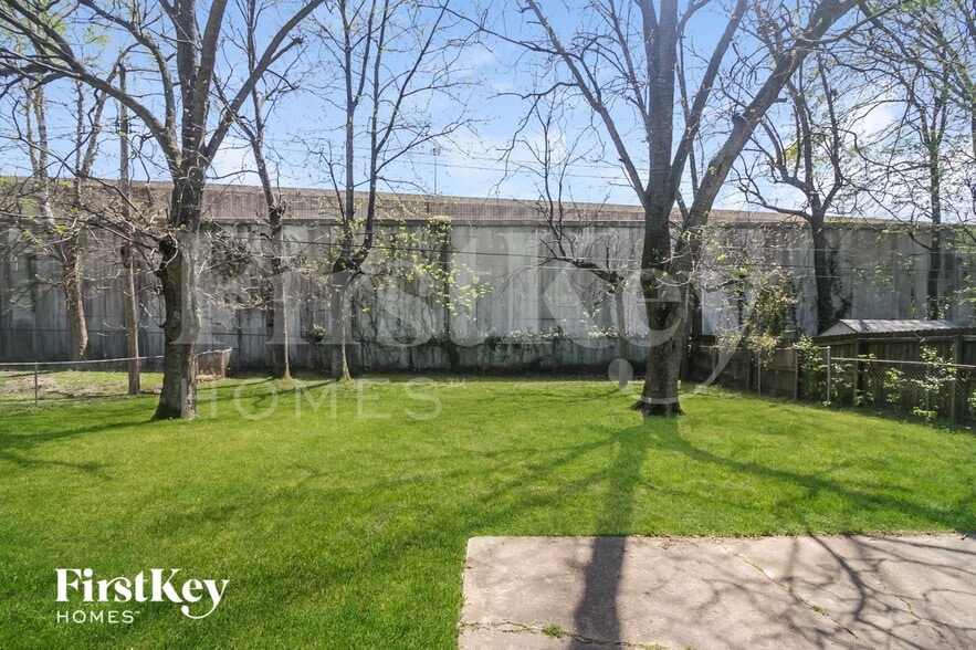 Building Photo - 5405 Lyford Ave