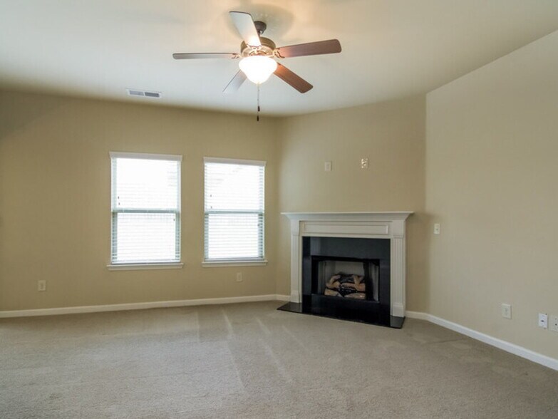 Building Photo - 2345 Morgan Farm Dr