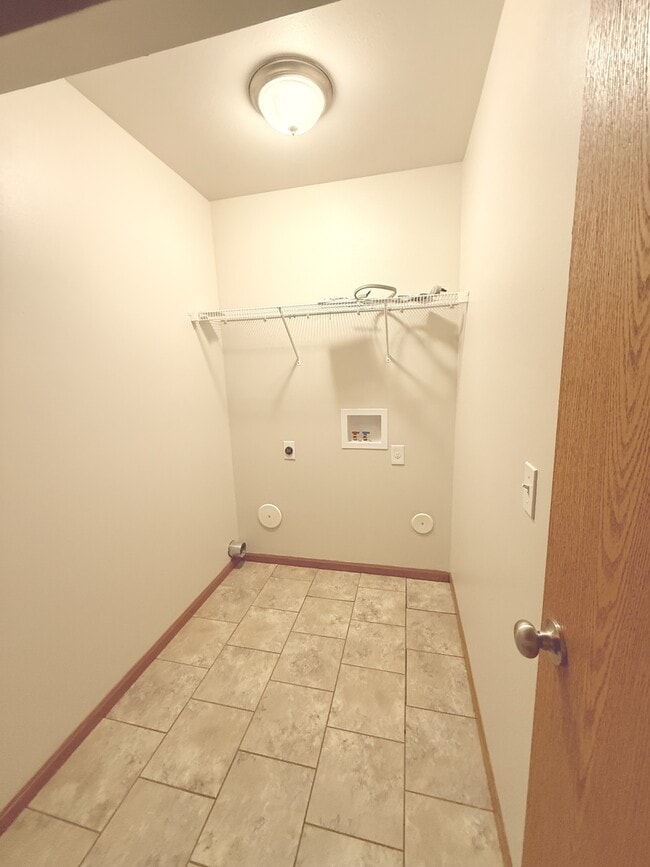 Building Photo - 152 Black Jack Rd