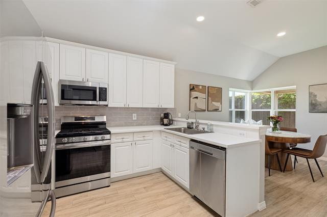 Building Photo - 10060 Danbury Dr