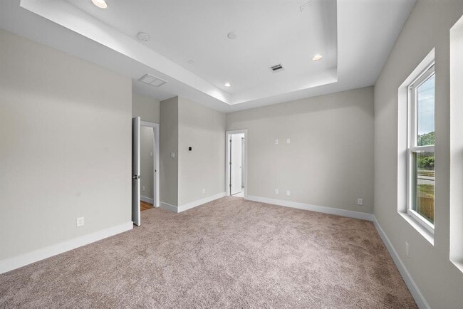 Building Photo - 8138 Esther Acres Ln