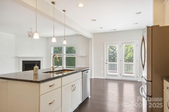 Building Photo - 2169 Grist Mill Dr SW