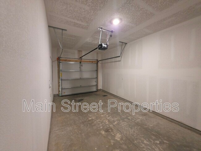 Building Photo - 9011 Golden Eye Dr