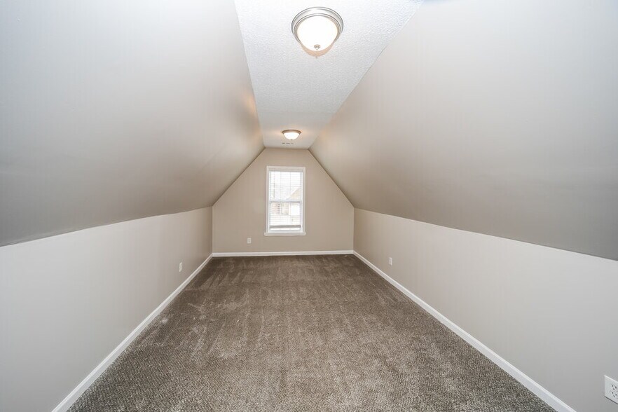 Building Photo - 13083 Braybourne Cross
