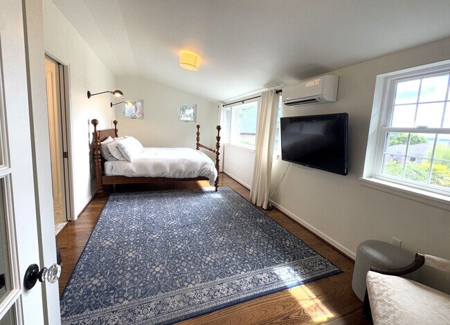 Building Photo - 2256 W Viewmont Wy W