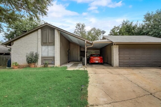 Building Photo - 9011 Quail Valley Dr