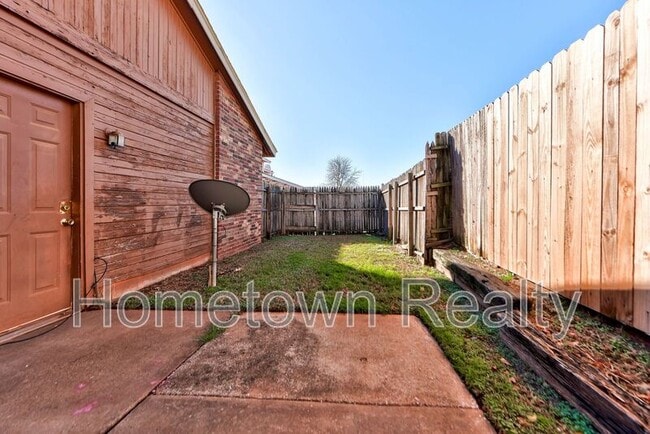 Building Photo - 432 NE 115th St