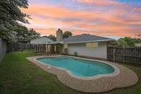 Building Photo - 2717 Charlesworth Dr