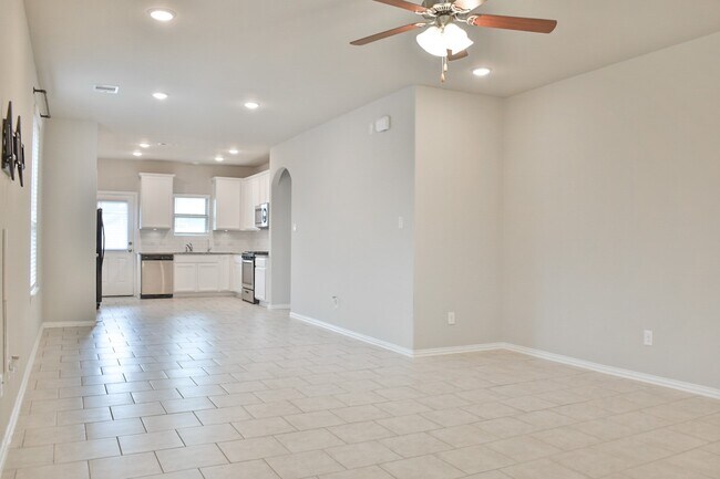 Building Photo - 31619 Heguy Pass