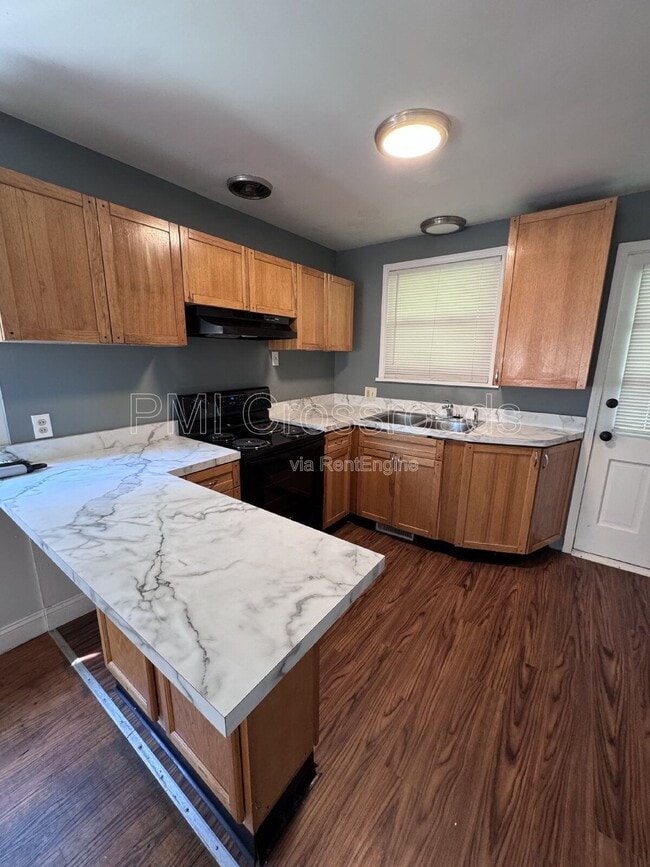 Building Photo - 2876 Hudson Dr