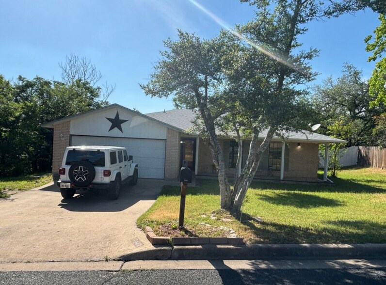 Primary Photo - 7202 Silvermine Dr