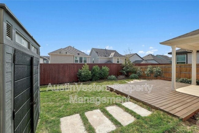 Building Photo - 15801 Crissom Ln