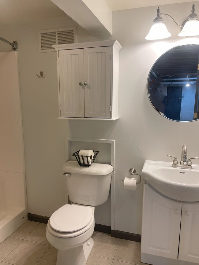 Building Photo - Charming 3-Bedroom, 2-Bathroom Williams Bay Home with Spacious Attic