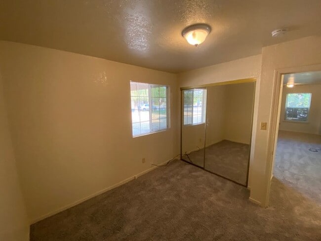 Building Photo - 3142 Garfield Ave