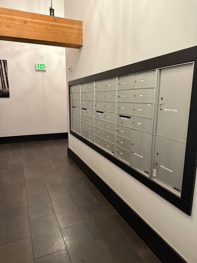 Building Photo - Full Service Executive Fully Furnished All Inclusive Architectural Penthouse Loft Downtown Denver