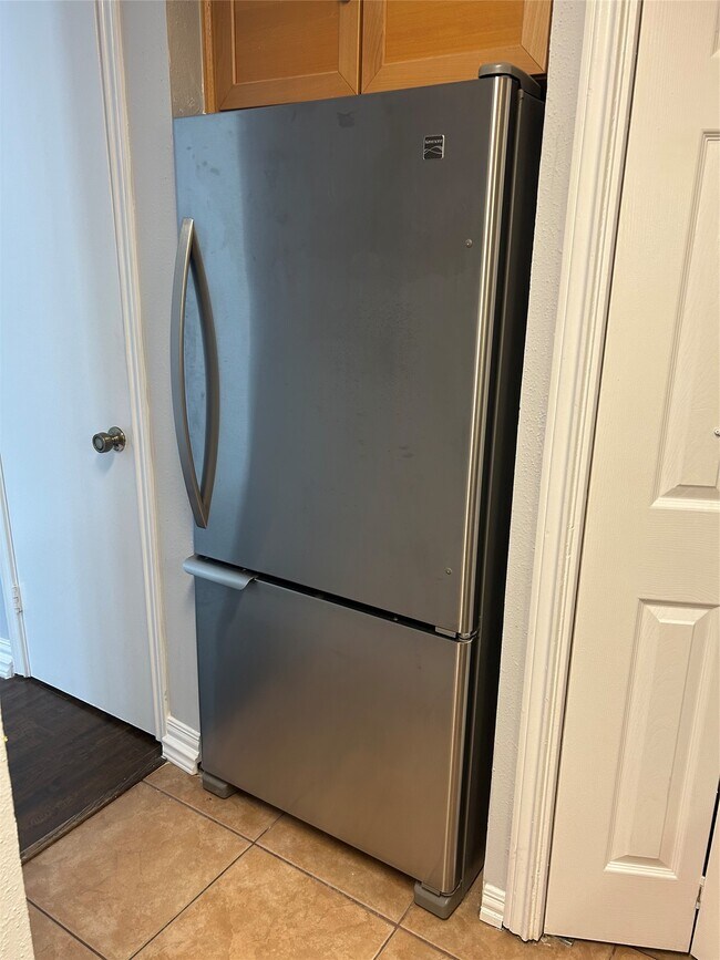 Building Photo - 5550 N Braeswood Blvd