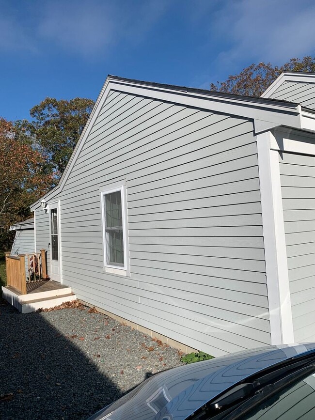 Building Photo - Charming 1 Bedroom, 1 Bath Owner-Occupied ...