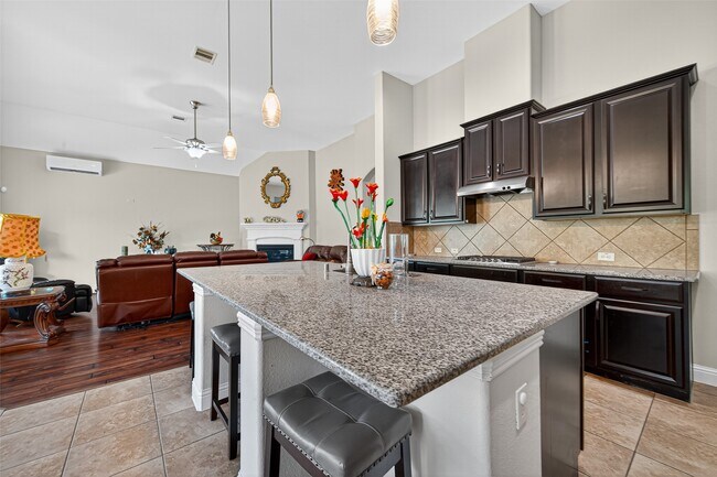 Building Photo - 15802 Pine Cone Ln