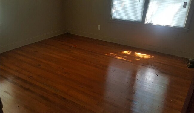 Building Photo - 3754 Rockwood Avenue
