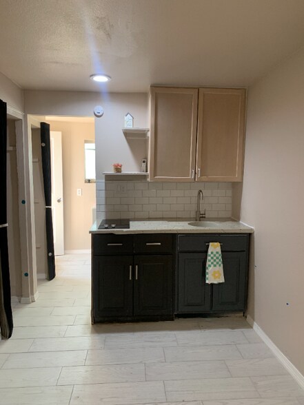 Building Photo - 3030 Nashville Ave