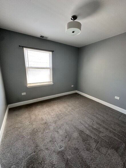 Building Photo - 1218 S 57th Ave