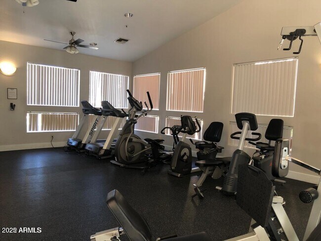 Building Photo - 11375 E Sahuaro Dr