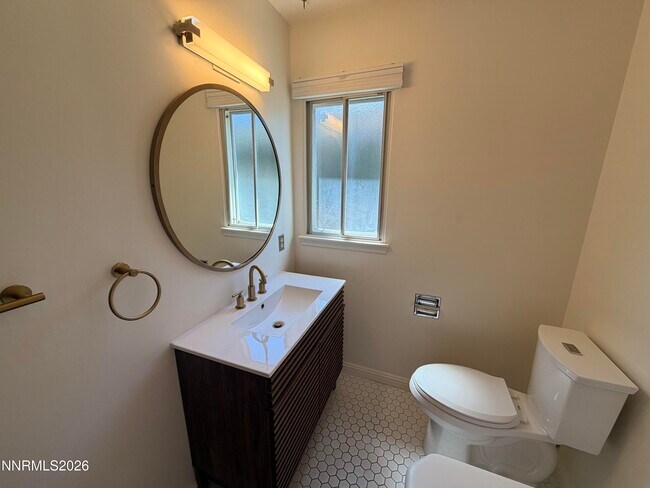 Building Photo - 751 Balzar Cir