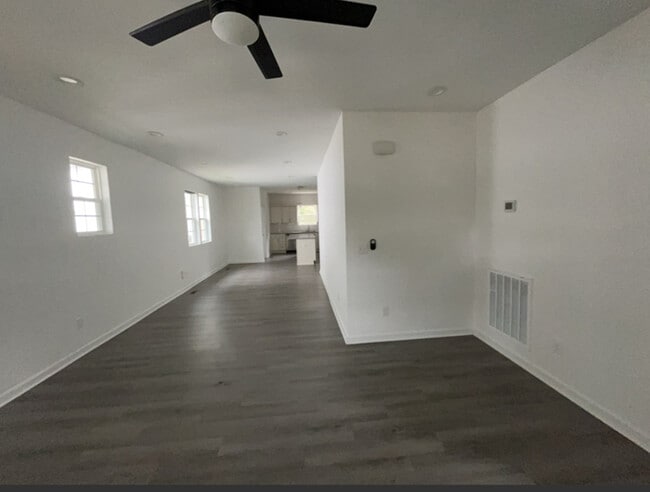 Building Photo - House