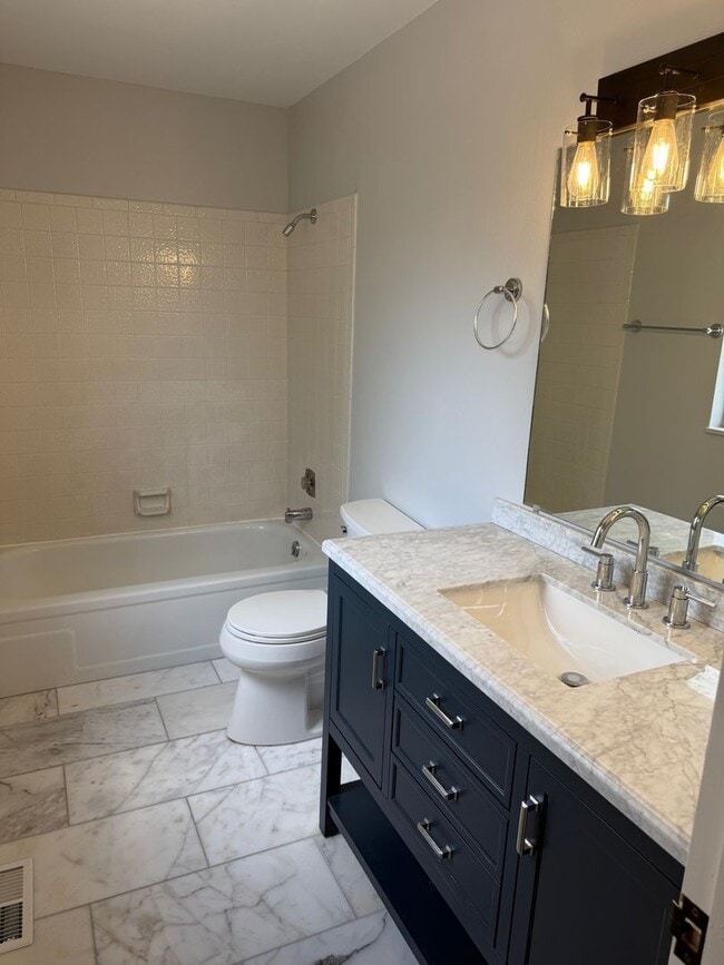 Building Photo - Stunning Cheyenne Mountain 4 Bedroom Home