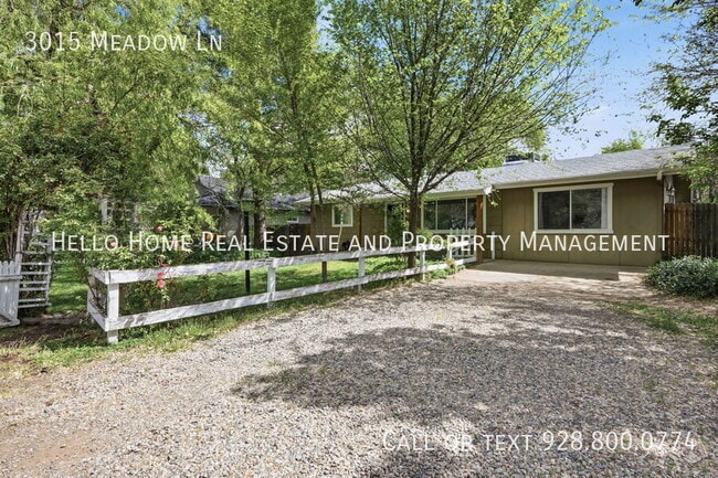 Building Photo - 3015 Meadow Ln